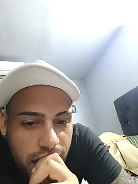 Snapshot of Thiffany-Brandon chatting on 10-07-25, 03:47 Thiffany-Brandon online show from 10-07-25, 03:47