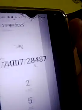 Snapshot of CUT_MOM chatting on 10-17-25, 04:59 CUT MOM online show from 10-17-25, 04:59