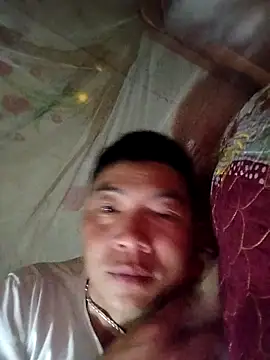 Snapshot of -CHOI-83 chatting on 10-07-25, 12:35 -CHOI-83 online show from 10-07-25, 12:35