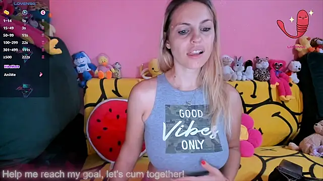 Snapshot of Nastynightgirl chatting on 10-10-25, 01:37 Nastynightgirl online show from 10-10-25, 01:37