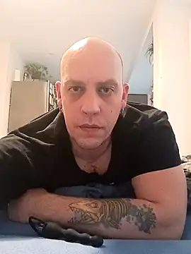 Snapshot of Kobradera1984 chatting on 12-05-25, 08:01 Kobradera1984 online show from 12-05-25, 08:01