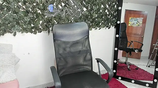 Samanta Ortiz online show from 11-20-25, 07:57