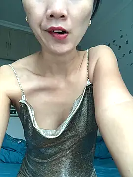 Snapshot of Mile-m chatting on 10-16-25, 02:23 Mile-m online show from 10-16-25, 02:23