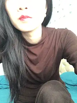 Snapshot of Mile-m chatting on 10-19-25, 06:25 Mile-m online show from 10-19-25, 06:25