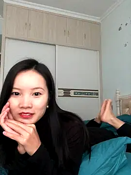 Snapshot of Mile-m chatting on 10-25-25, 03:36 Mile-m online show from 10-25-25, 03:36