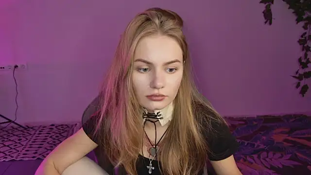 Snapshot of swag_evalution chatting on 10-09-25, 01:20 swag evalution online show from 10-09-25, 01:20