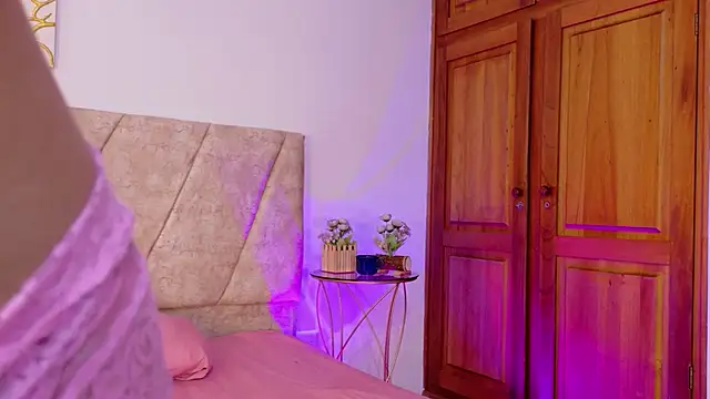 AmyVega  online show from 10-08-25, 01:09