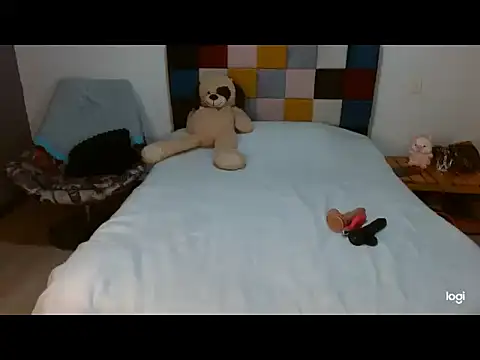 Miavelvett- online show from 10-04-25, 07:39