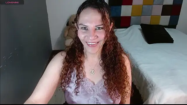 Miavelvett- online show from 10-16-25, 02:12