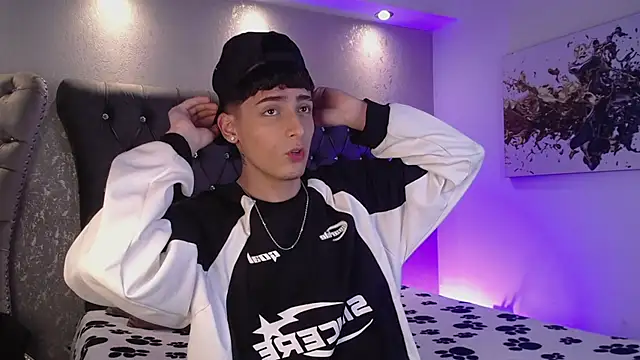 MateoMitchell online show from 11-07-25, 04:56