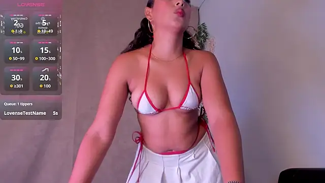 Snapshot of Alina_Chapman chatting on 11-14-25, 01:48 Alina Chapman online show from 11-14-25, 01:48