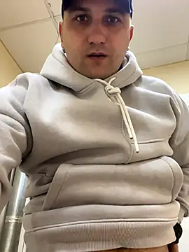 Snapshot of Mahrovmaxim chatting on 11-13-25, 07:40 Mahrovmaxim online show from 11-13-25, 07:40