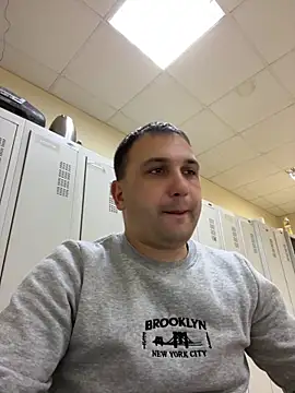 Snapshot of Mahrovmaxim chatting on 12-15-25, 05:17 Mahrovmaxim online show from 12-15-25, 05:17