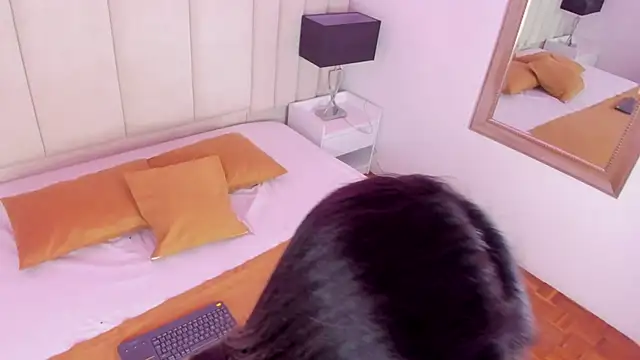 Alanha   online show from 12-16-25, 03:11