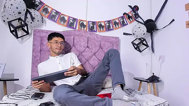 ianthompsoncut online show from 10-19-25, 10:32