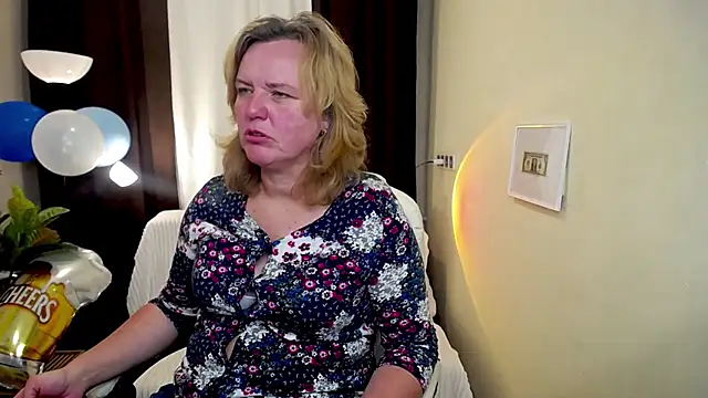 VestaWoody online show from 10-05-25, 06:23