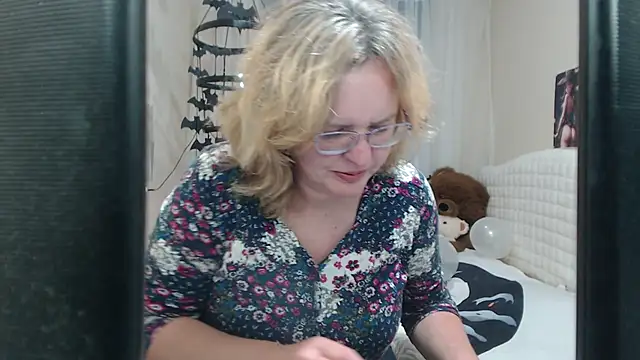 VestaWoody online show from 10-12-25, 12:04