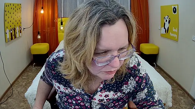 VestaWoody online show from 11-20-25, 01:00