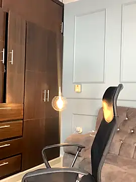 Rose monroee online show from 10-20-25, 07:58