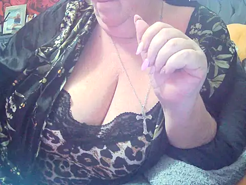 Snapshot of Playful_MILF_Demi chatting on 12-05-25, 01:25 Playful MILF Demi online show from 12-05-25, 01:25