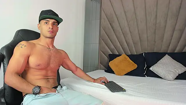 Michael Blaze online show from 10-19-25, 05:35