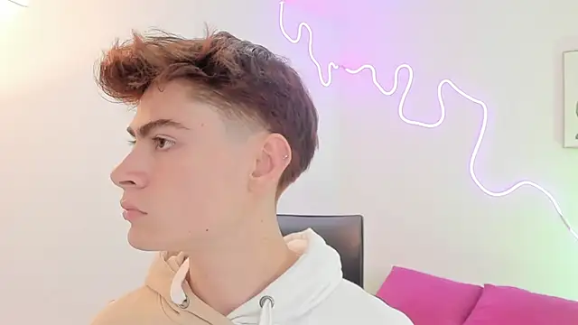 Sam Clark online show from 11-04-25, 03:16