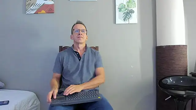 Snapshot of _axelking_ chatting on 11-24-25, 11:21 axelking online show from 11-24-25, 11:21