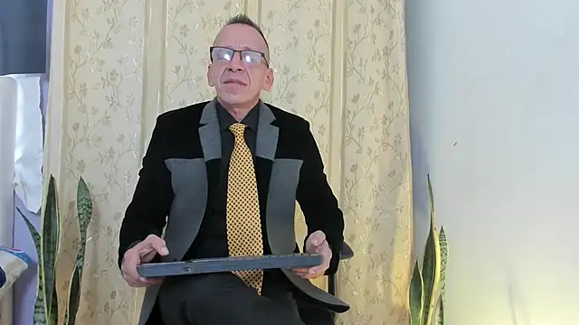 Snapshot of _axelking_ chatting on 05-04-26, 11:39 axelking online show from 05-04-26, 11:39