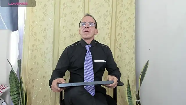 Snapshot of _axelking_ chatting on 05-26-26, 11:50 axelking online show from 05-26-26, 11:50