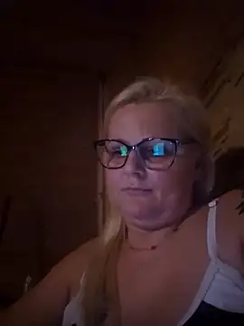 NieMaJazdyBezGwiazdy7883 online show from 11-01-25, 07:38