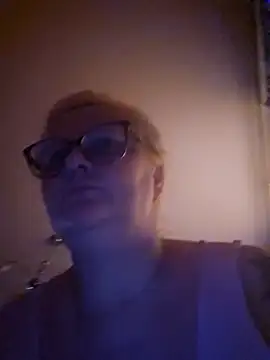 NieMaJazdyBezGwiazdy7883 online show from 11-02-25, 07:44