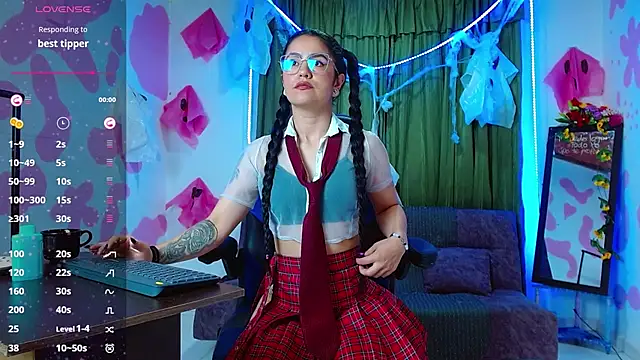 lucessita online show from 10-22-25, 02:34