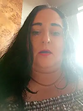 Snapshot of Bella_862 chatting on 10-18-25, 03:24 Bella 862 online show from 10-18-25, 03:24