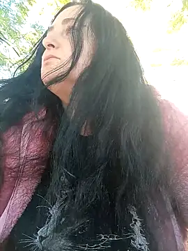 Snapshot of Bella_862 chatting on 11-18-25, 10:41 Bella 862 online show from 11-18-25, 10:41