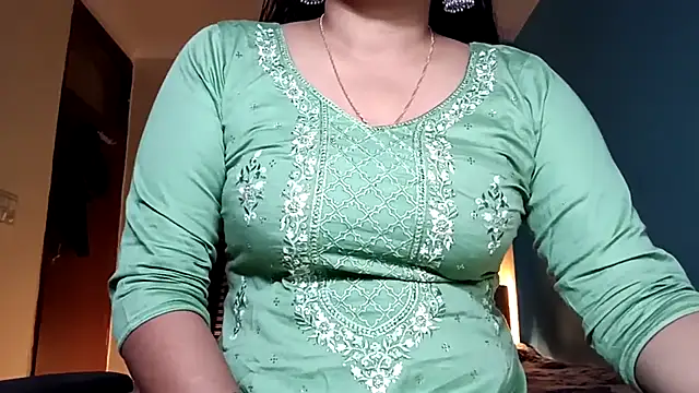 horny milf couple online show from 06-08-26, 07:36
