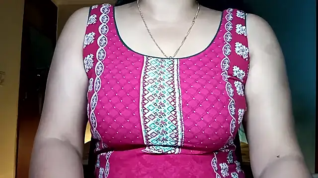 horny milf couple online show from 06-11-26, 02:53