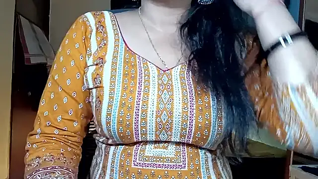 horny milf couple online show from 06-14-26, 06:21