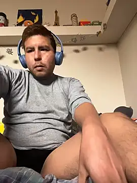 Snapshot of atreusfilho chatting on 10-21-25, 02:07 atreusfilho online show from 10-21-25, 02:07