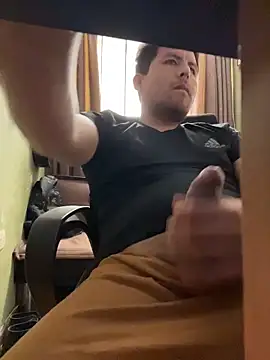 Snapshot of atreusfilho chatting on 11-15-25, 06:04 atreusfilho online show from 11-15-25, 06:04