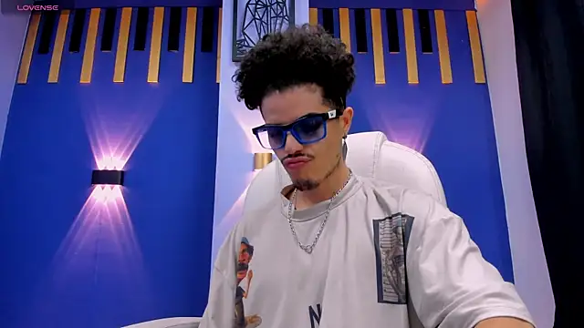 imsammytop online show from 11-16-25, 01:49