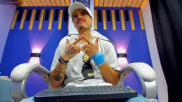 imsammytop online show from 11-18-25, 12:42