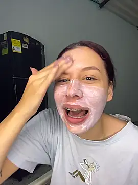 Snapshot of iisabella09 chatting on 11-13-25, 06:12 iisabella09 online show from 11-13-25, 06:12