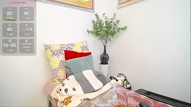 selinajuan online show from 04-17-26, 02:42