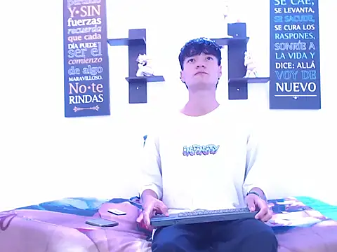 alex russo   online show from 10-12-25, 04:11