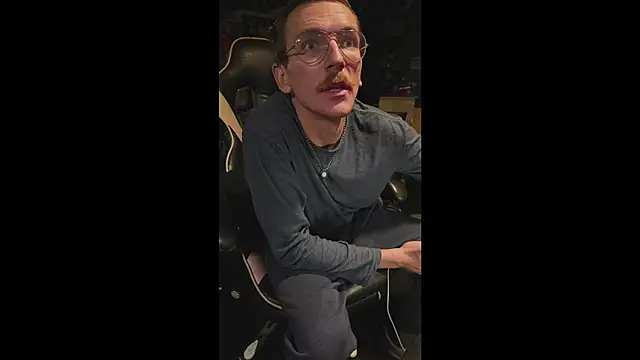 AverageMaleJay online show from 11-09-25, 02:43