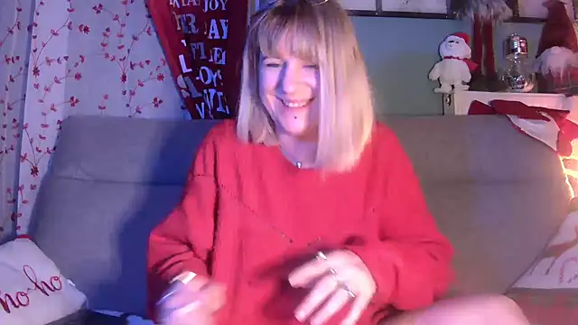 Delichieuse5 online show from 12-16-24, 11:39