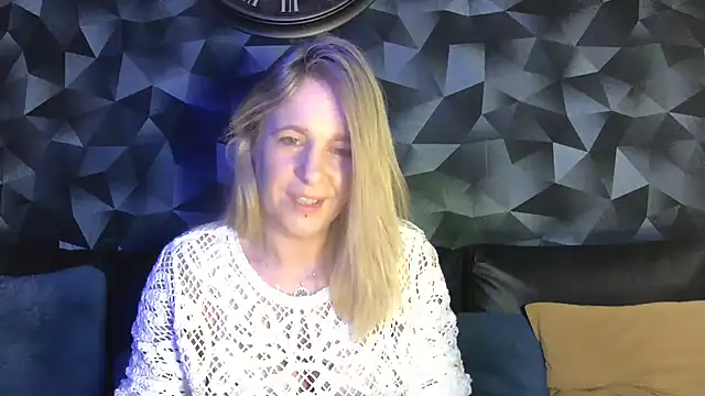 Delichieuse5 online show from 03-30-26, 07:48