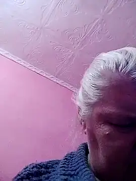 Snapshot of LusiyaGold5 chatting on 11-02-25, 06:21 LusiyaGold5 online show from 11-02-25, 06:21