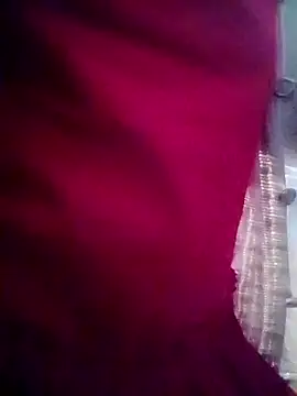 Snapshot of LusiyaGold5 chatting on 11-05-25, 08:31 LusiyaGold5 online show from 11-05-25, 08:31