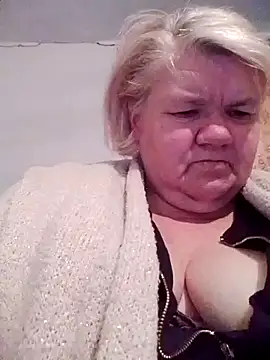 Snapshot of LusiyaGold5 chatting on 11-12-25, 08:19 LusiyaGold5 online show from 11-12-25, 08:19